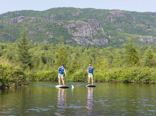 Canot et paddleboard sur la rivière Valin